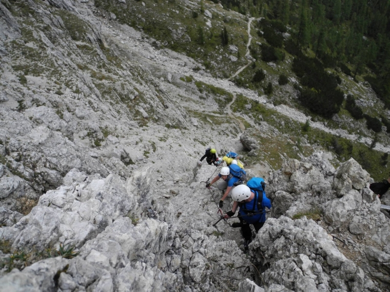 Доломиты разное