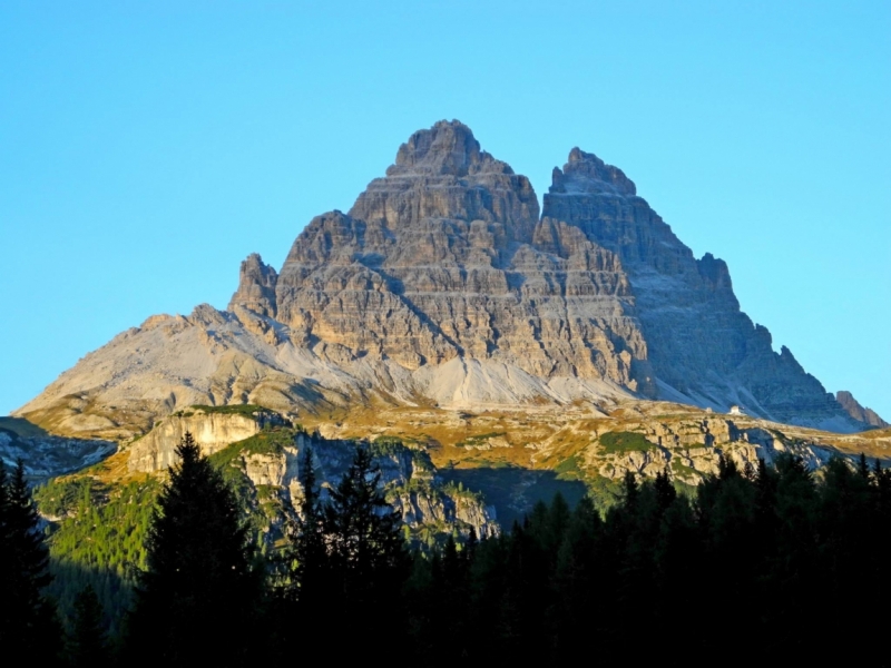 Доломиты разное