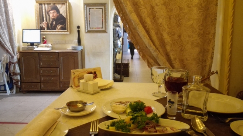 Принял на грудь, скажи что-нибудь! Трезвым вход запрещён!