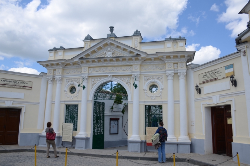 Западный берег Крыма: мыс Тарханкут, пещерные города, Севастополь и Форос. Май 2016