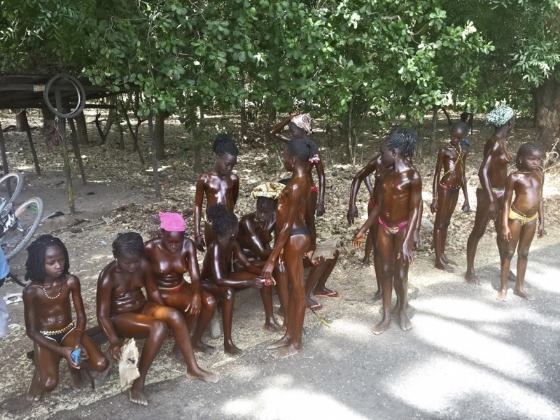 Партизан в двух Гвинеях. Часть 1.