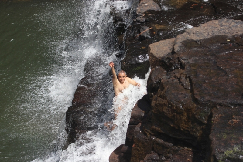 Партизан в двух Гвинеях. Часть 2.