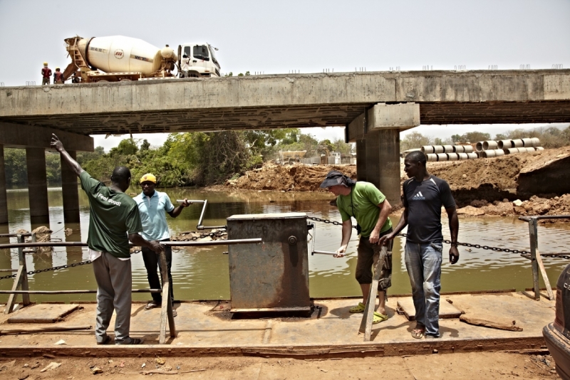 Партизан в двух Гвинеях. Часть 2.