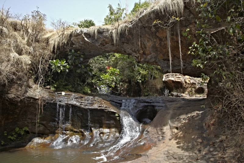 Партизан в двух Гвинеях. Часть 2.