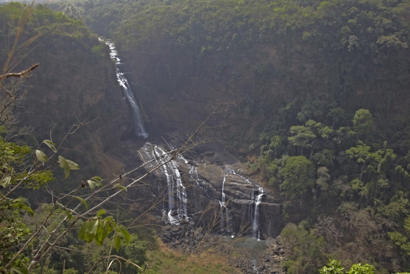 Партизан в двух Гвинеях. Часть 2.