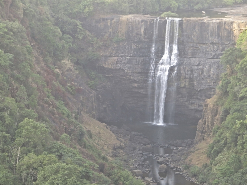 Партизан в двух Гвинеях. Часть 2.