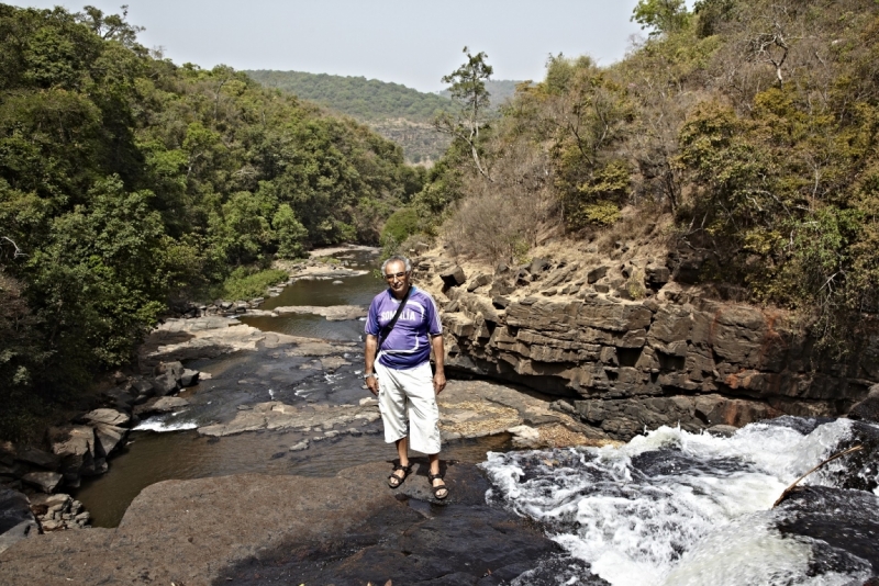 Партизан в двух Гвинеях. Часть 2.