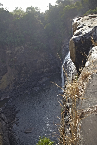 Партизан в двух Гвинеях. Часть 2.