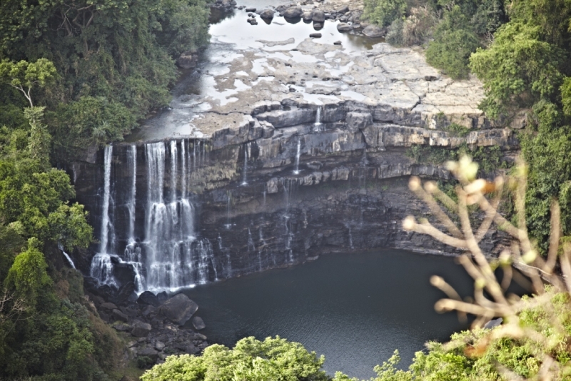Партизан в двух Гвинеях. Часть 2.
