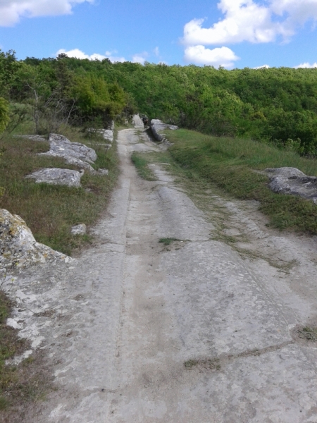 Западный берег Крыма: мыс Тарханкут, пещерные города, Севастополь и Форос. Май 2016