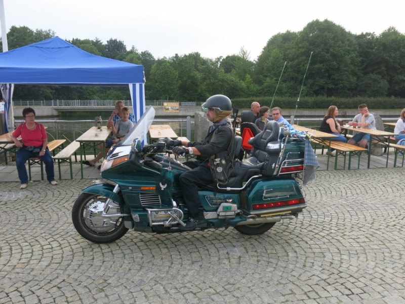 Берхинг (Berching). Канал в волшебном огне и средневековая ярмарка.Kanal im Feuerzauber.