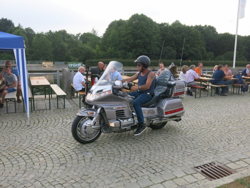Берхинг (Berching). Канал в волшебном огне и средневековая ярмарка.Kanal im Feuerzauber.