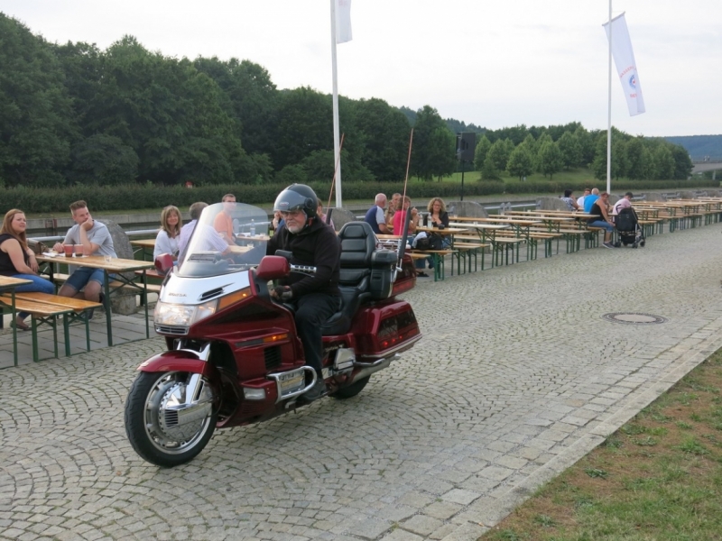 Берхинг (Berching). Канал в волшебном огне и средневековая ярмарка.Kanal im Feuerzauber.