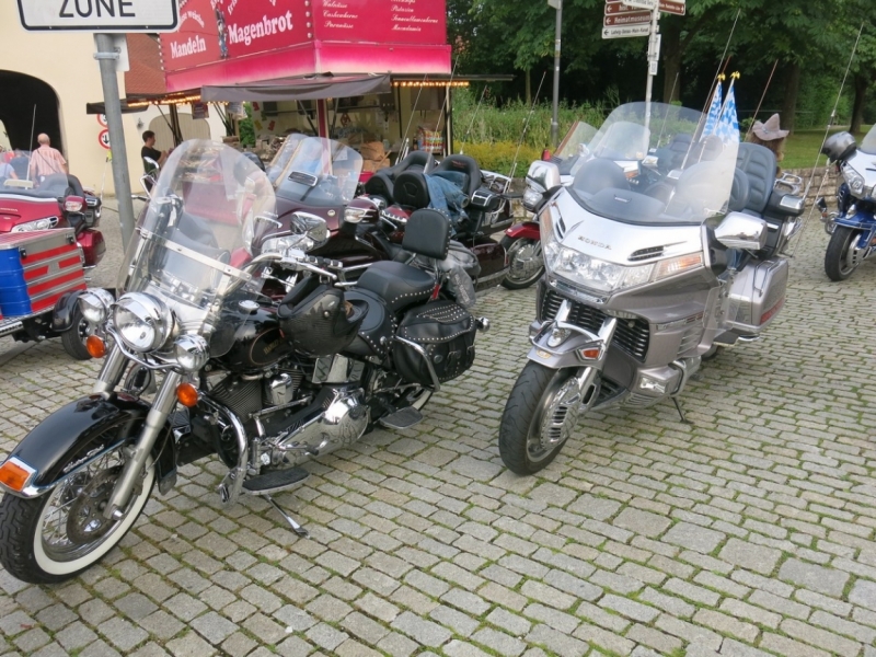 Берхинг (Berching). Канал в волшебном огне и средневековая ярмарка.Kanal im Feuerzauber.