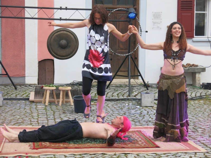 Берхинг (Berching). Канал в волшебном огне и средневековая ярмарка.Kanal im Feuerzauber.