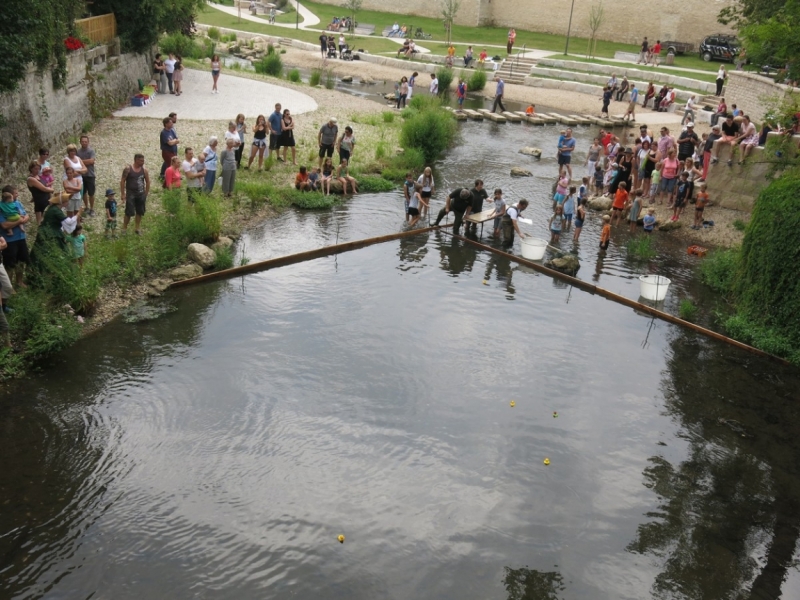 Берхинг (Berching). Канал в волшебном огне и средневековая ярмарка.Kanal im Feuerzauber.