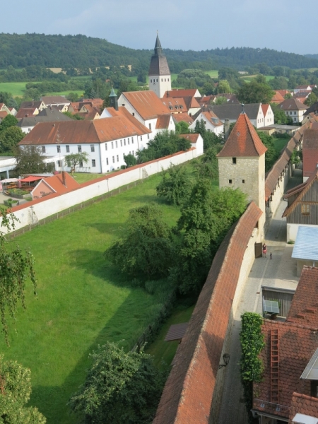 Берхинг (Berching). Канал в волшебном огне и средневековая ярмарка.Kanal im Feuerzauber.