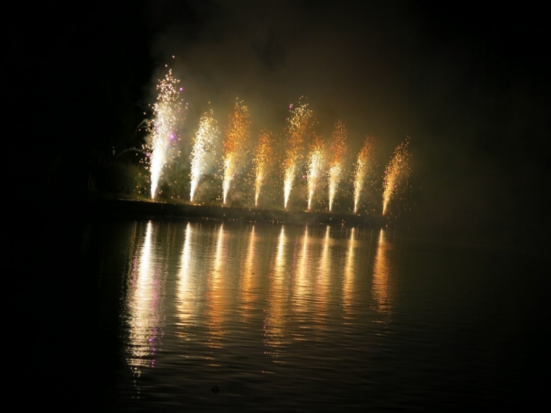 Берхинг (Berching). Канал в волшебном огне и средневековая ярмарка.Kanal im Feuerzauber.