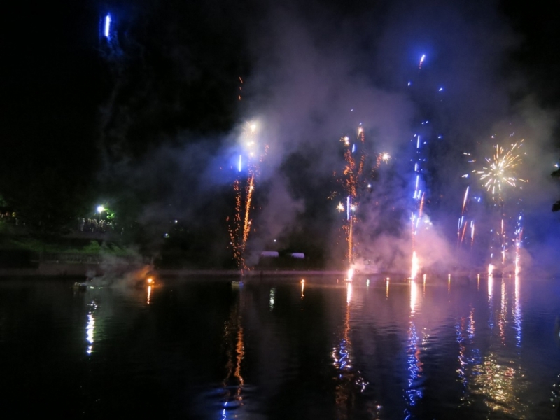 Берхинг (Berching). Канал в волшебном огне и средневековая ярмарка.Kanal im Feuerzauber.