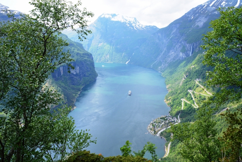 Норвегия сквозь солнечные очки. Водопады, фьорды, озера, ледники. Май-Июнь 2016