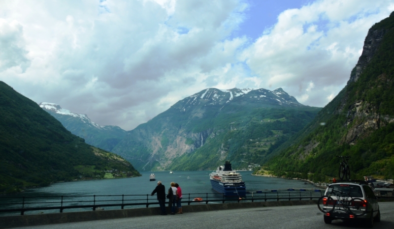 Норвегия сквозь солнечные очки. Водопады, фьорды, озера, ледники. Май-Июнь 2016