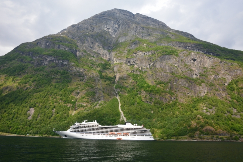 Норвегия сквозь солнечные очки. Водопады, фьорды, озера, ледники. Май-Июнь 2016