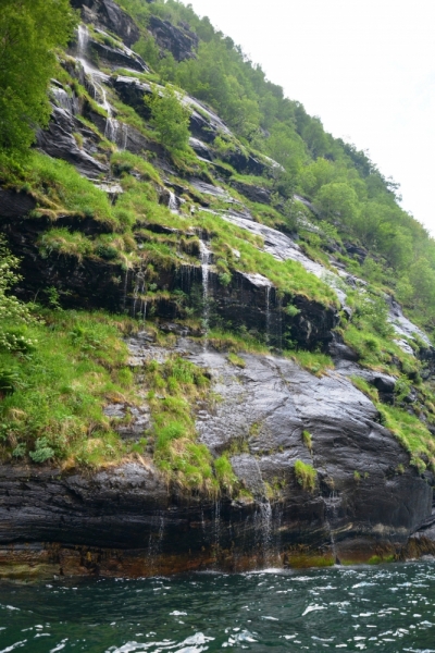 Норвегия сквозь солнечные очки. Водопады, фьорды, озера, ледники. Май-Июнь 2016