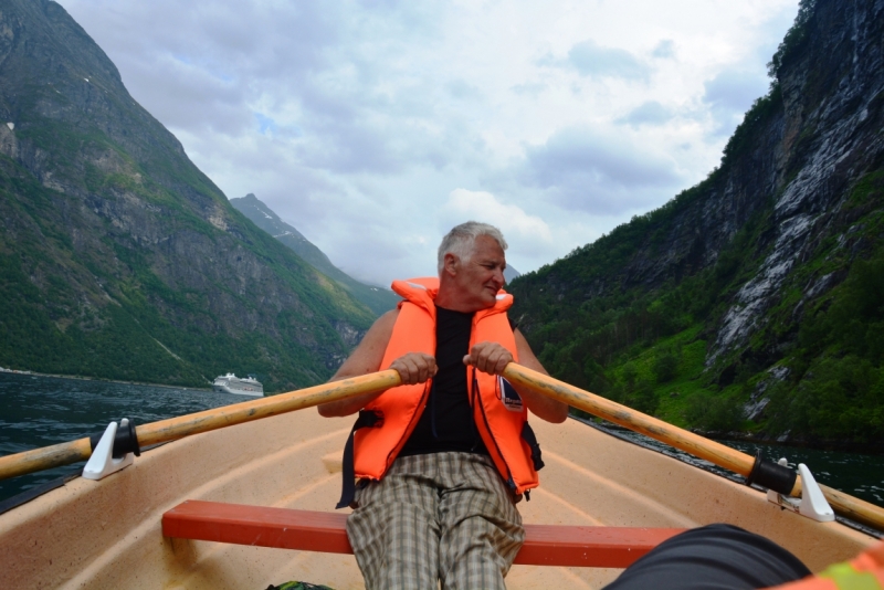 Норвегия сквозь солнечные очки. Водопады, фьорды, озера, ледники. Май-Июнь 2016