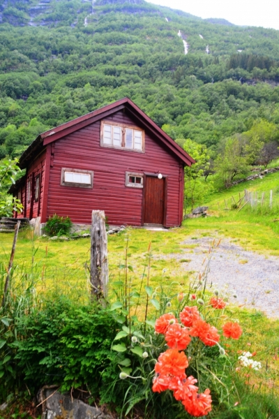 Норвегия сквозь солнечные очки. Водопады, фьорды, озера, ледники. Май-Июнь 2016