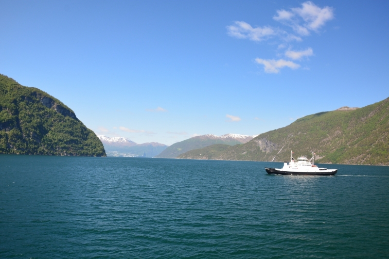 Норвегия сквозь солнечные очки. Водопады, фьорды, озера, ледники. Май-Июнь 2016