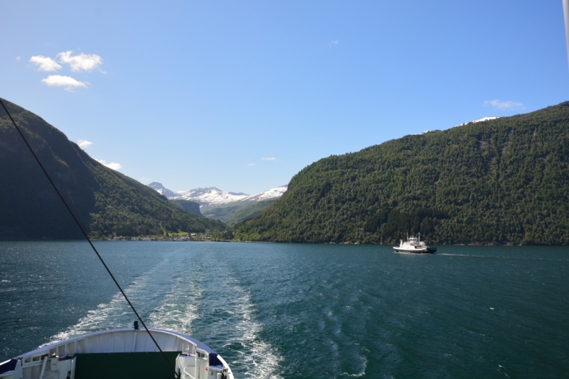 Норвегия сквозь солнечные очки. Водопады, фьорды, озера, ледники. Май-Июнь 2016