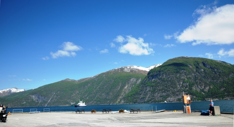 Норвегия сквозь солнечные очки. Водопады, фьорды, озера, ледники. Май-Июнь 2016