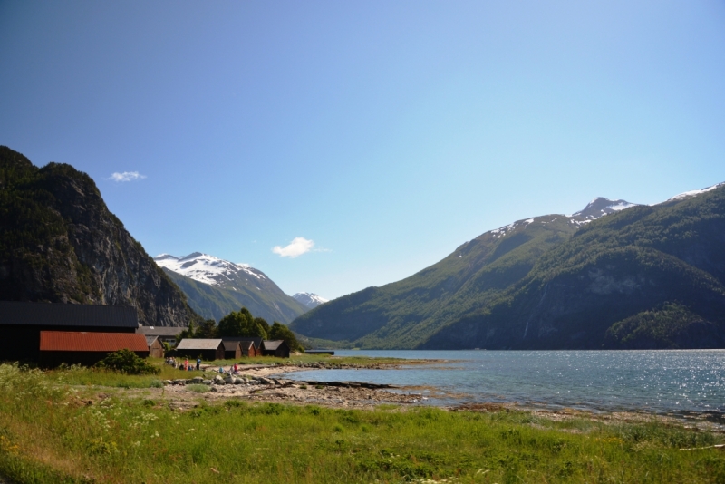 Норвегия сквозь солнечные очки. Водопады, фьорды, озера, ледники. Май-Июнь 2016