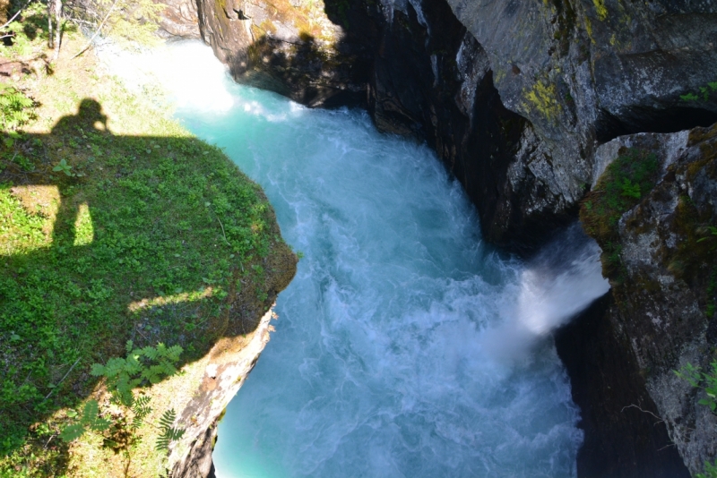 Норвегия сквозь солнечные очки. Водопады, фьорды, озера, ледники. Май-Июнь 2016