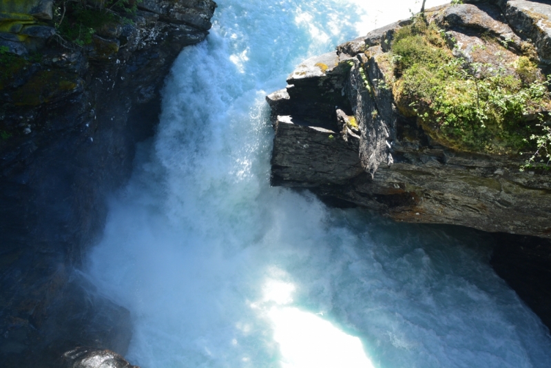 Норвегия сквозь солнечные очки. Водопады, фьорды, озера, ледники. Май-Июнь 2016