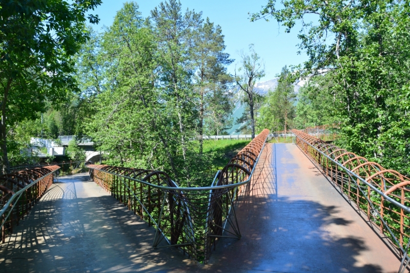 Норвегия сквозь солнечные очки. Водопады, фьорды, озера, ледники. Май-Июнь 2016