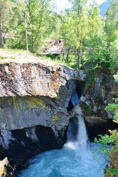 Норвегия сквозь солнечные очки. Водопады, фьорды, озера, ледники. Май-Июнь 2016