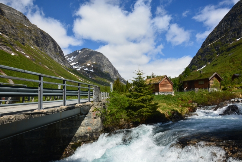 Норвегия сквозь солнечные очки. Водопады, фьорды, озера, ледники. Май-Июнь 2016