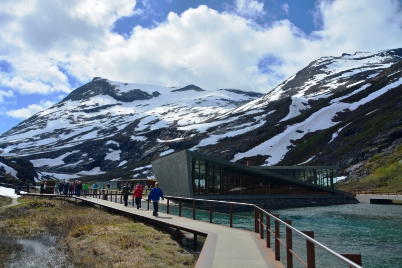 Норвегия сквозь солнечные очки. Водопады, фьорды, озера, ледники. Май-Июнь 2016