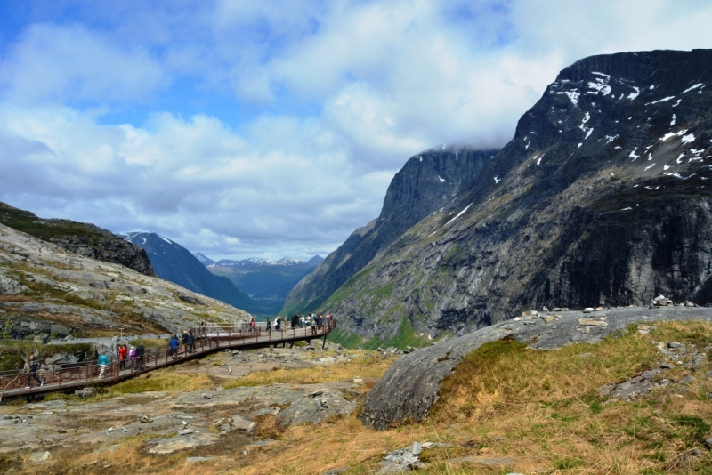Норвегия сквозь солнечные очки. Водопады, фьорды, озера, ледники. Май-Июнь 2016