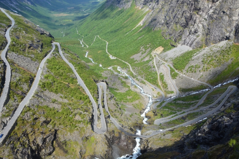 Норвегия сквозь солнечные очки. Водопады, фьорды, озера, ледники. Май-Июнь 2016