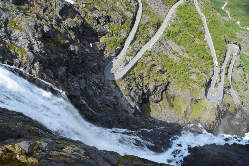 Норвегия сквозь солнечные очки. Водопады, фьорды, озера, ледники. Май-Июнь 2016
