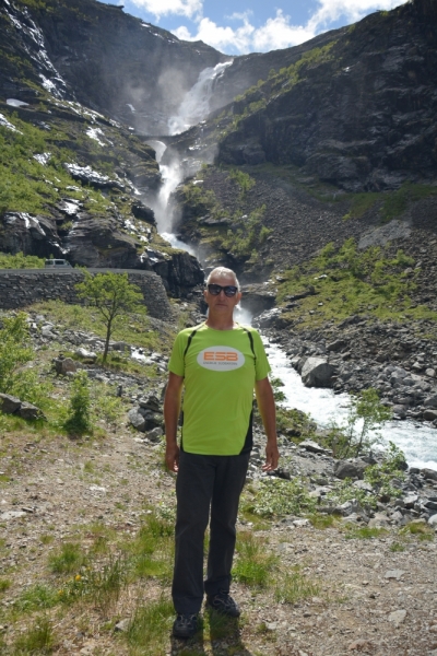 Норвегия сквозь солнечные очки. Водопады, фьорды, озера, ледники. Май-Июнь 2016