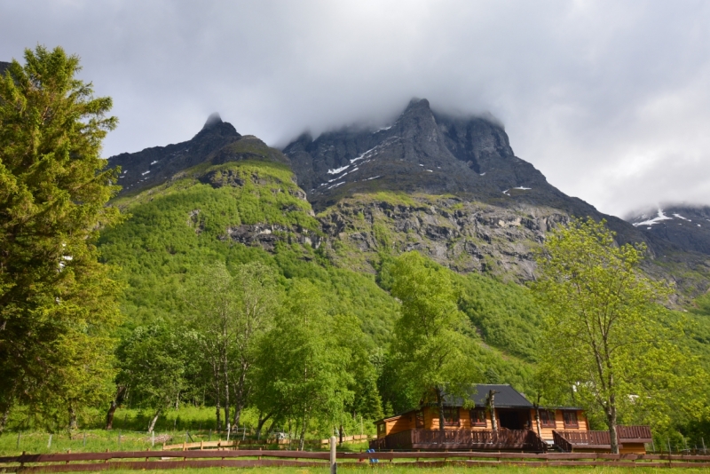 Норвегия сквозь солнечные очки. Водопады, фьорды, озера, ледники. Май-Июнь 2016