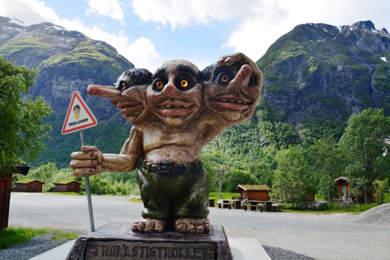 Норвегия сквозь солнечные очки. Водопады, фьорды, озера, ледники. Май-Июнь 2016