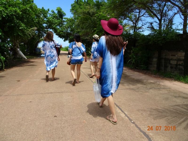 В Таиланде нет Мальдив. Есть Koh Mannorк. Это намёк.