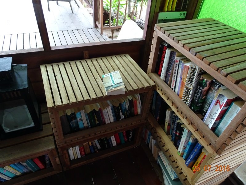 В Таиланде нет Мальдив. Есть Koh Mannorк. Это намёк.