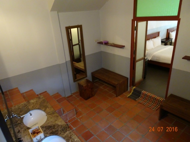 В Таиланде нет Мальдив. Есть Koh Mannorк. Это намёк.