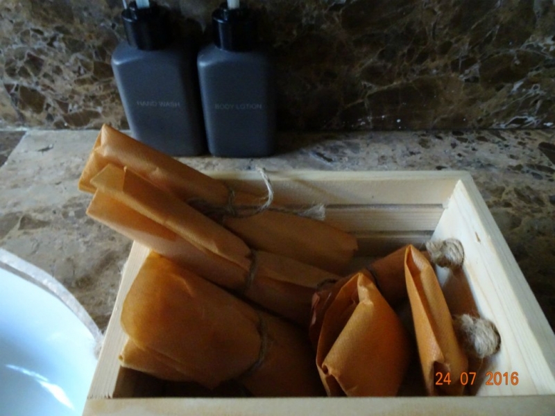 В Таиланде нет Мальдив. Есть Koh Mannorк. Это намёк.