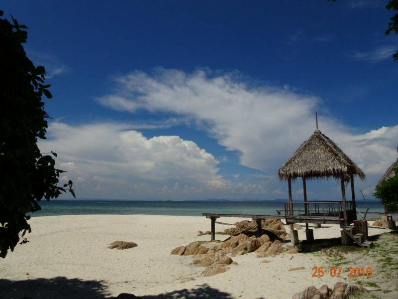 В Таиланде нет Мальдив. Есть Koh Mannorк. Это намёк.